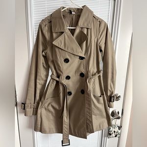 Womens Size 8 Trench Coat - Used